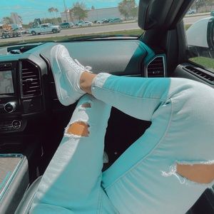 Meet your Posher, Gio